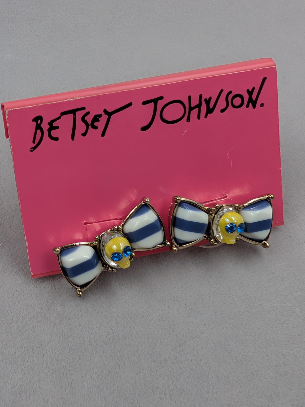 Betsey Johnson Ivy League Striped Bow Skull Stud Earrings Y2K | 0839